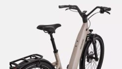 Specialized Turbo Como 5.0 -Trek-myymälä 90422 33 COMO 50 SND BLKREFL D1 POV