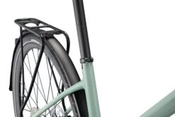 Specialized Vado SL 4.0 Step-Through EQ 28 Specialized Vado SL 4.0 Step-Through EQ -Trek-myymälä 93921 52 VADO SL 40 ST EQ WHTSGE BLKREFL D4 STTT