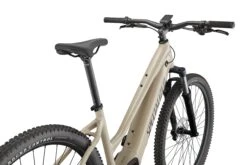 Specialized Turbo Tero 3.0 Step-Through -Trek-myymälä 95122 73 TERO 30 ST WHTMTN GUN D1 POV 1 19e41385 3fbe 49aa a955 31092fc7fbb2