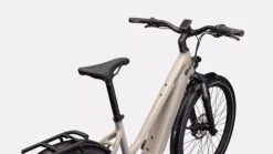 Specialized Vado 3.0 IGH Step-Through 34 Specialized Vado 3.0 IGH Step-Through -Trek-myymälä 95322 62 VADO 30 IGH ST WHTMTN BLKREFL D1 POV