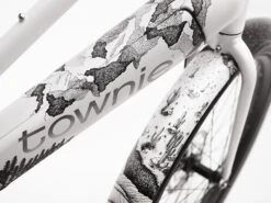 Electra Townie Path Go! 10D EQ Step-Thru (2022-2023) -Trek-myymälä TowniePathGoStepThruEU 20 26950 C Alt1